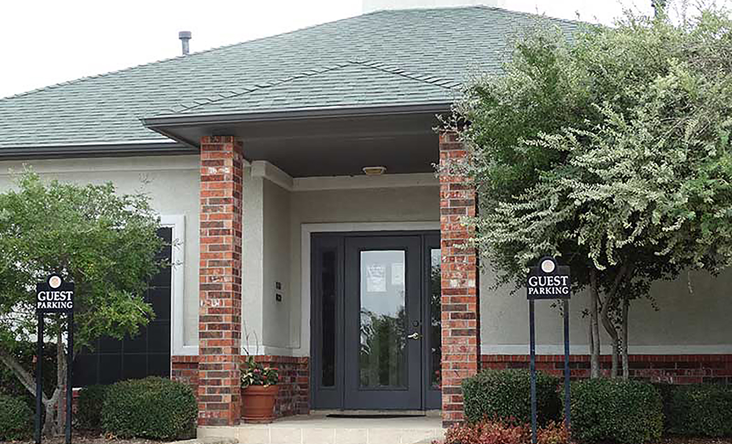 Fox Hollow Apartments 